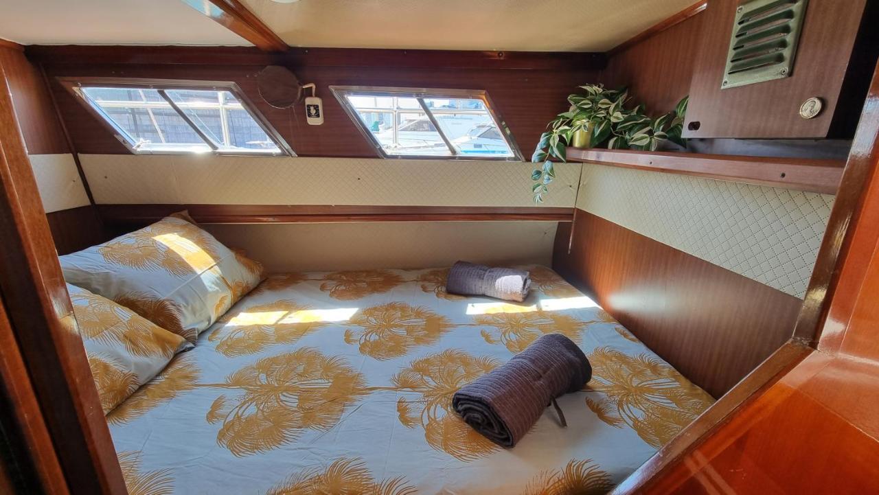 Charming Boat House In Barcelona With Big Terrace And Solarium Hotel Sant Adria de Besos Exterior photo
