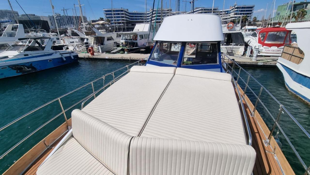 Charming Boat House In Barcelona With Big Terrace And Solarium Hotel Sant Adria de Besos Exterior photo